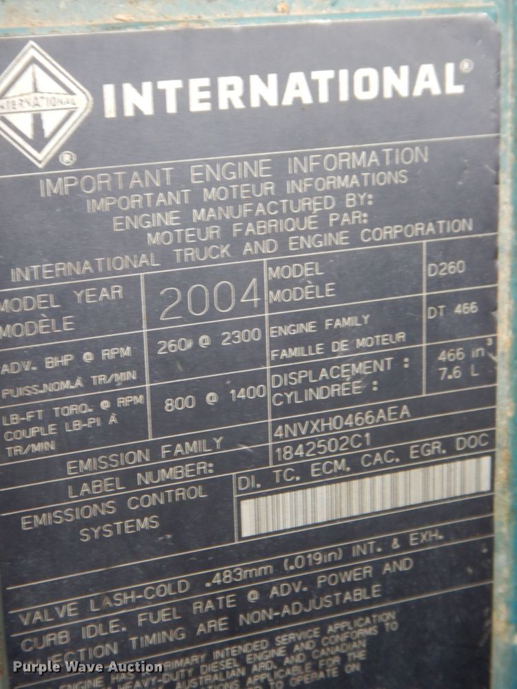 image for item IM9889 2005 International 7400  bucket truck