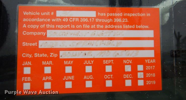 image for item IM9889 2005 International 7400  bucket truck