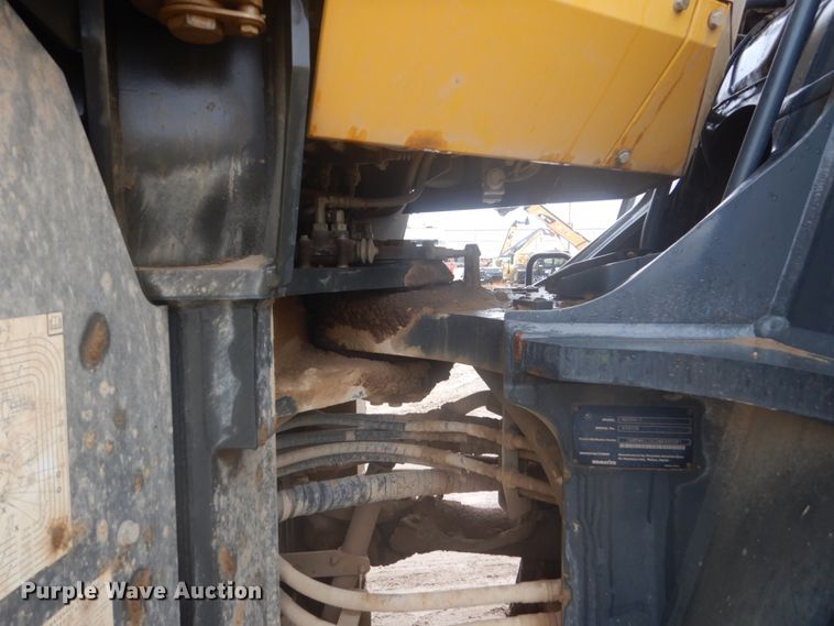 image for item IU9824 2014 Komatsu WA500-7  wheel loader