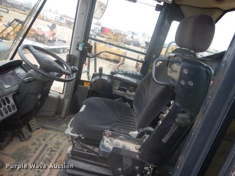 image for item IU9824 2014 Komatsu WA500-7  wheel loader