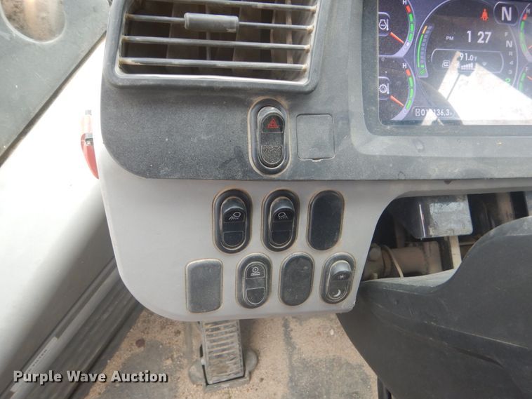 image for item IU9824 2014 Komatsu WA500-7  wheel loader