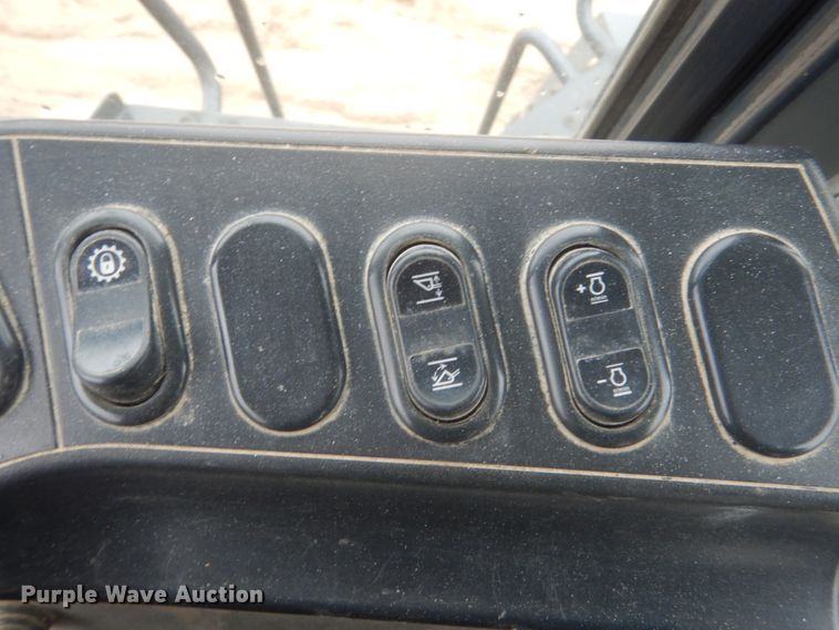 image for item IU9824 2014 Komatsu WA500-7  wheel loader