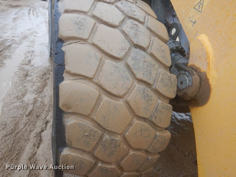 image for item IU9824 2014 Komatsu WA500-7  wheel loader