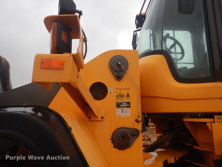 image for item IU9826 2008 Volvo L220F  wheel loader