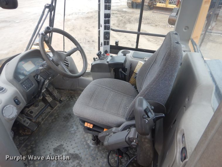 image for item IU9826 2008 Volvo L220F  wheel loader