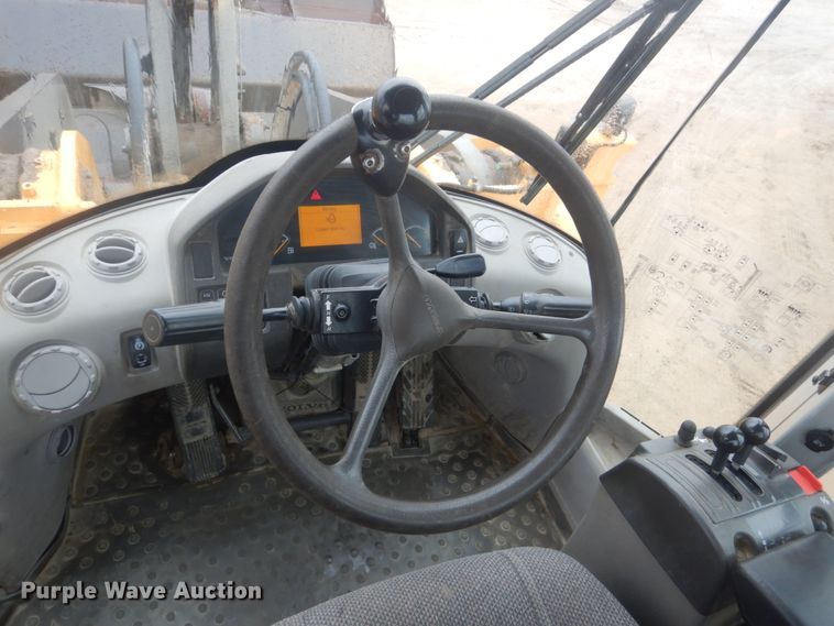 image for item IU9826 2008 Volvo L220F  wheel loader
