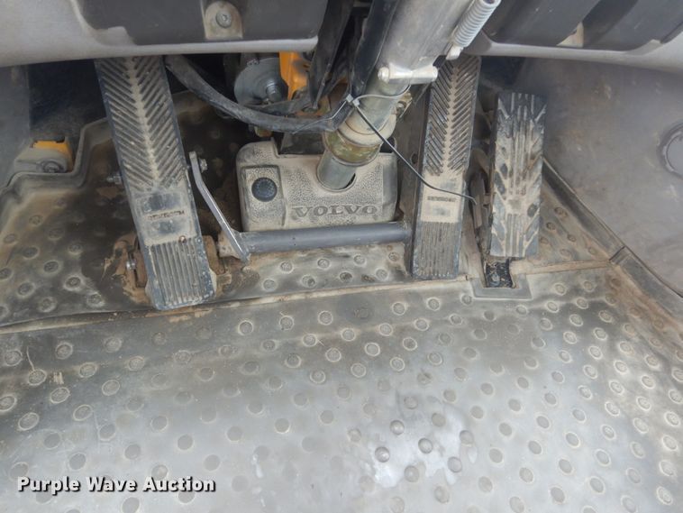 image for item IU9826 2008 Volvo L220F  wheel loader