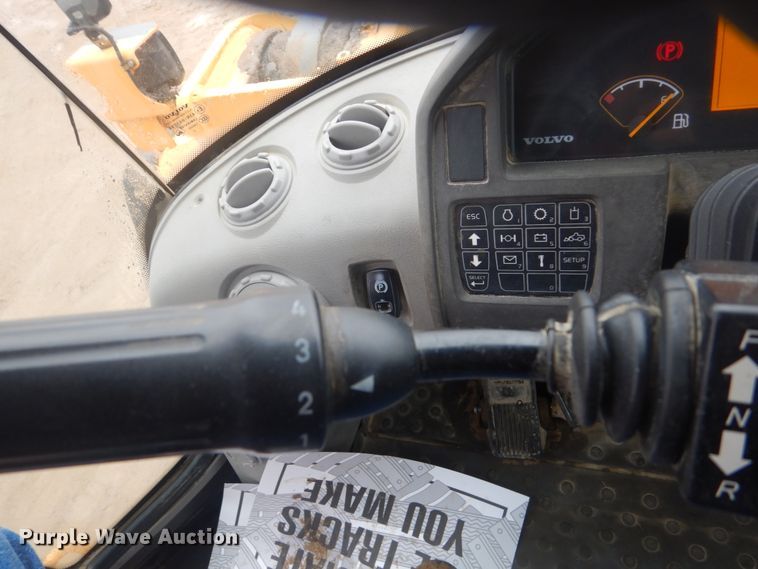 image for item IU9826 2008 Volvo L220F  wheel loader