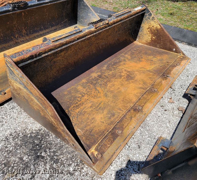 John Deere C72 72" W skid steer bucket in Joplin, MO Item JF9021 sold