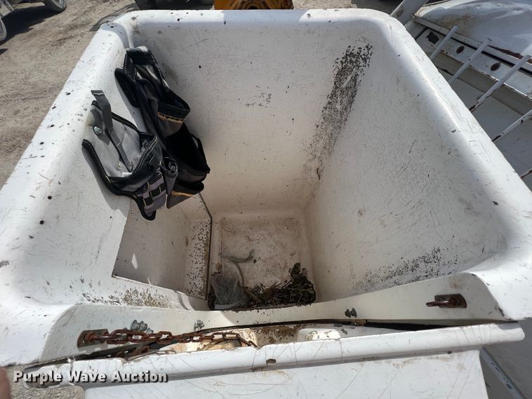 image for item JH9218 2000 Ford E350 Super Duty  van with bucket lift