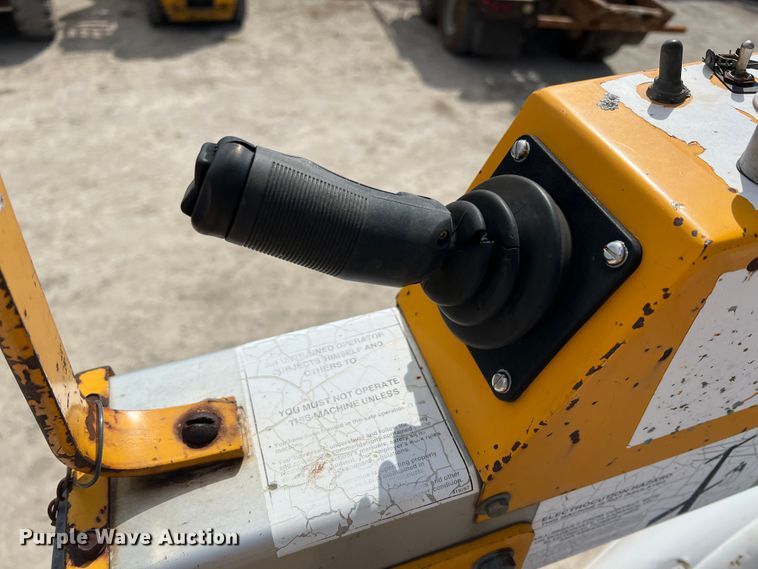 image for item JH9218 2000 Ford E350 Super Duty  van with bucket lift