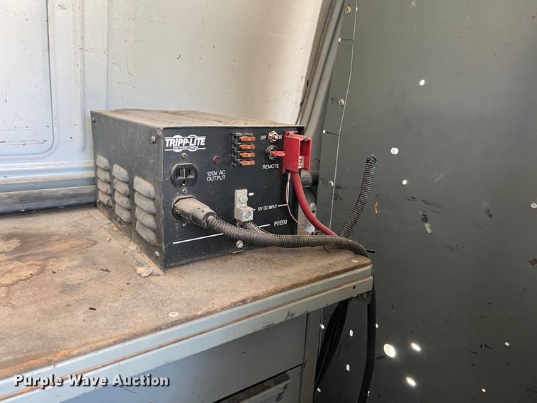 image for item JH9218 2000 Ford E350 Super Duty  van with bucket lift