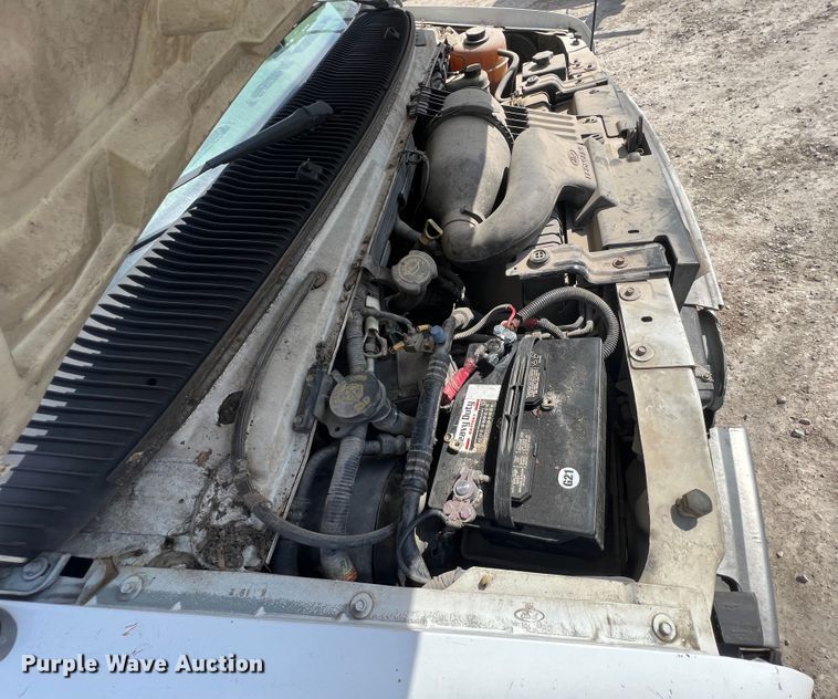 image for item JH9218 2000 Ford E350 Super Duty  van with bucket lift