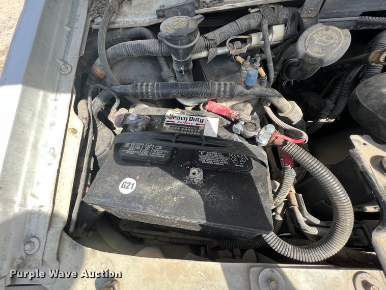 image for item JH9218 2000 Ford E350 Super Duty  van with bucket lift