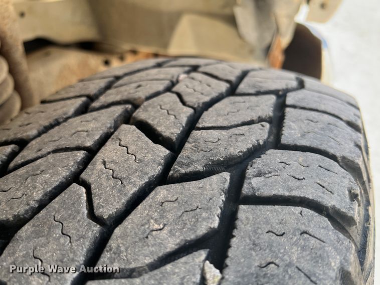 image for item JH9218 2000 Ford E350 Super Duty  van with bucket lift