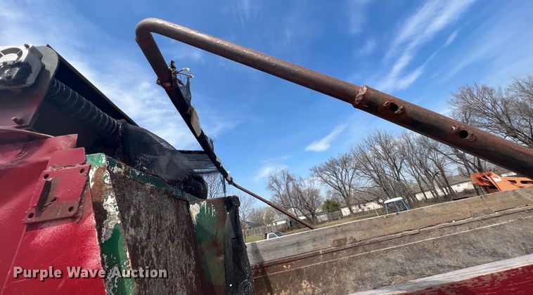 image for item JH9224 1986 Ford LT8000  dump truck