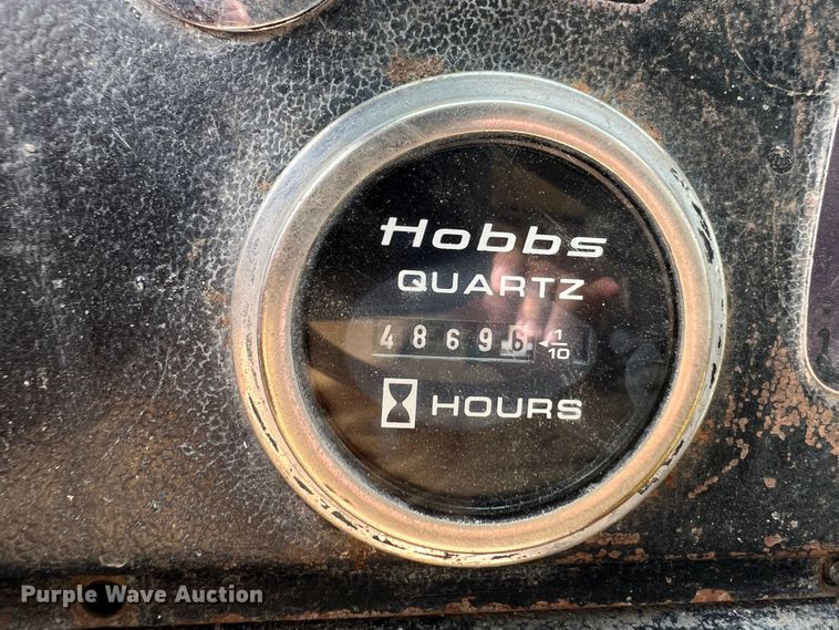 image for item JH9224 1986 Ford LT8000  dump truck