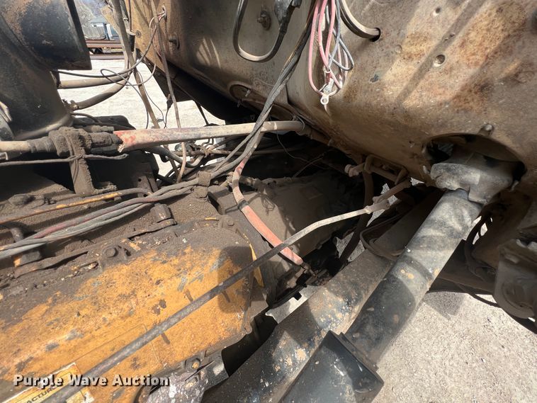 image for item JH9224 1986 Ford LT8000  dump truck