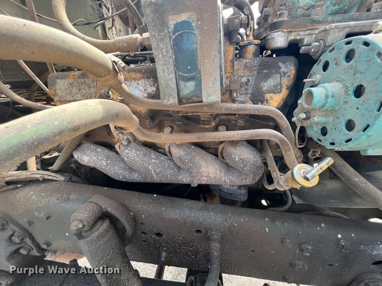 image for item JH9224 1986 Ford LT8000  dump truck