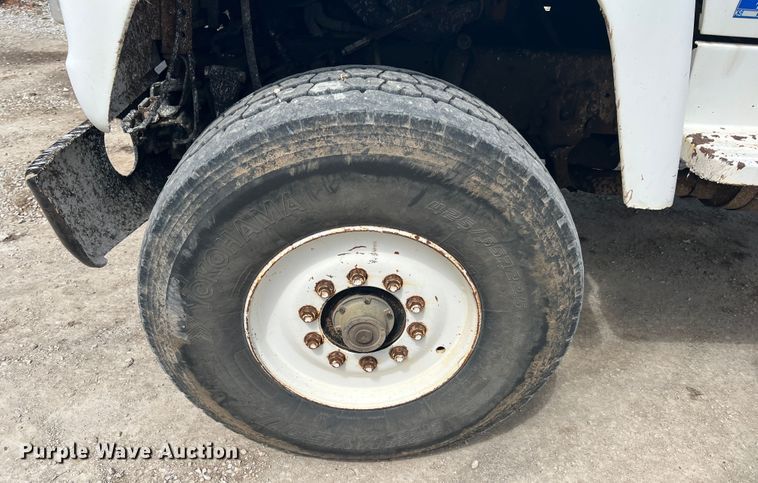 image for item JH9224 1986 Ford LT8000  dump truck