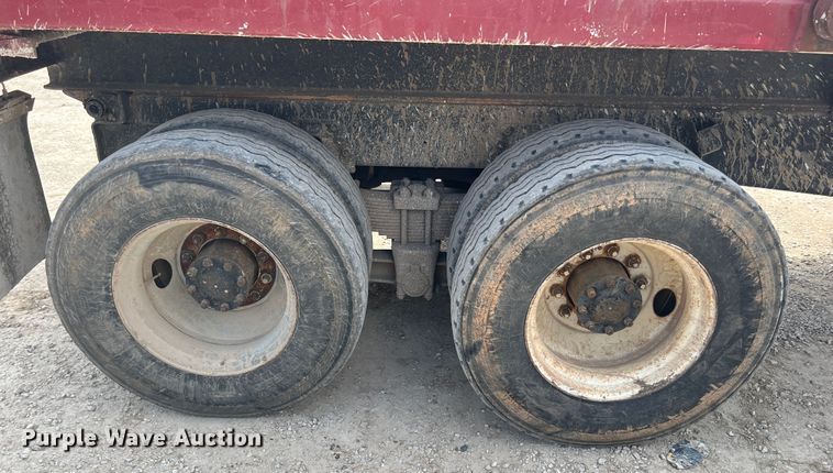 image for item JH9224 1986 Ford LT8000  dump truck