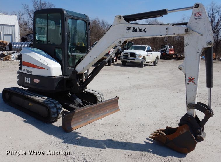 image for item JK9487 2015 Bobcat E35  mini excavator