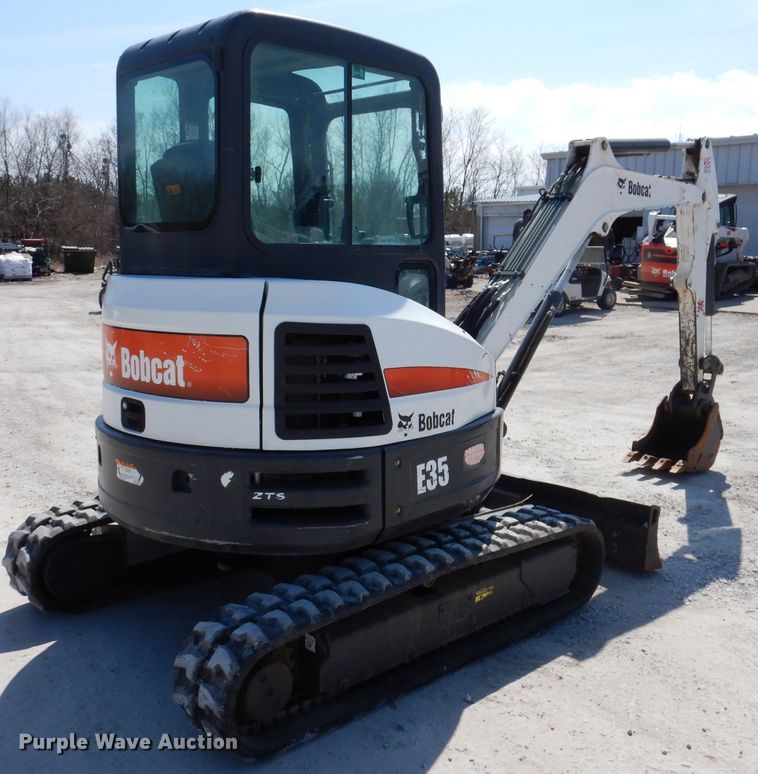 image for item JK9487 2015 Bobcat E35  mini excavator