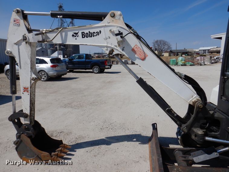 image for item JK9487 2015 Bobcat E35  mini excavator