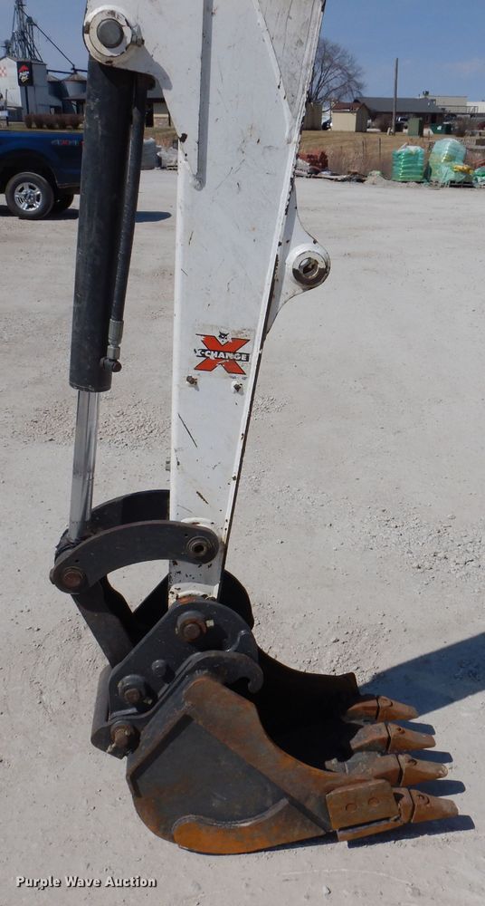 image for item JK9487 2015 Bobcat E35  mini excavator