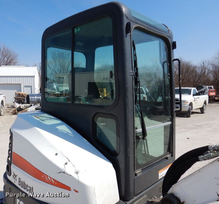 image for item JK9487 2015 Bobcat E35  mini excavator