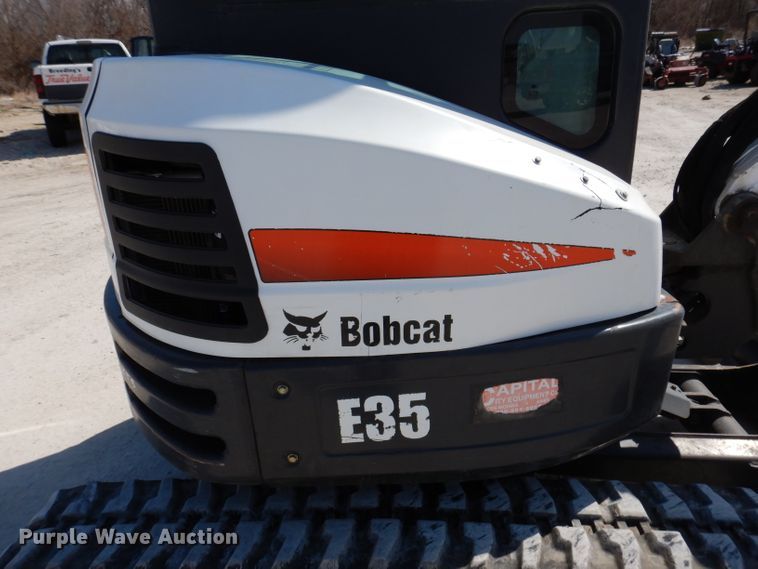 image for item JK9487 2015 Bobcat E35  mini excavator