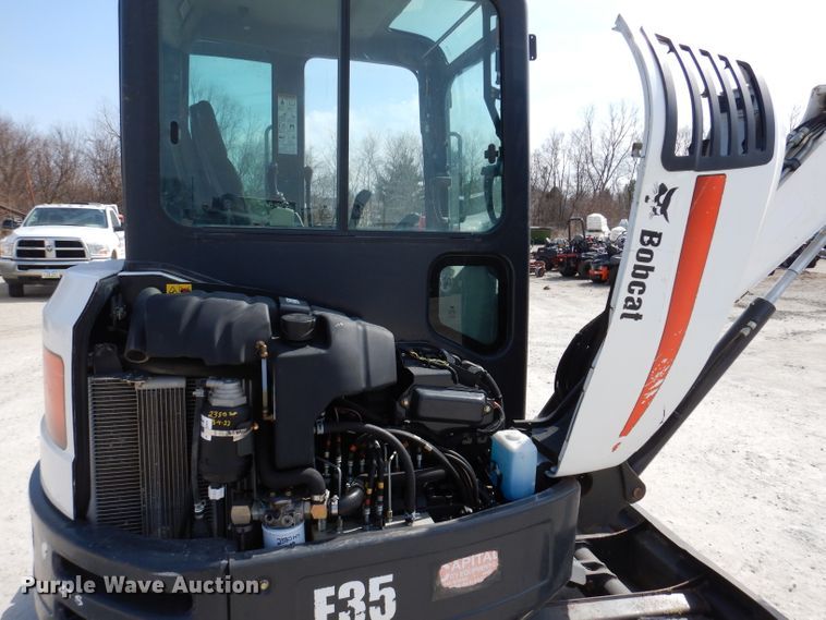 image for item JK9487 2015 Bobcat E35  mini excavator