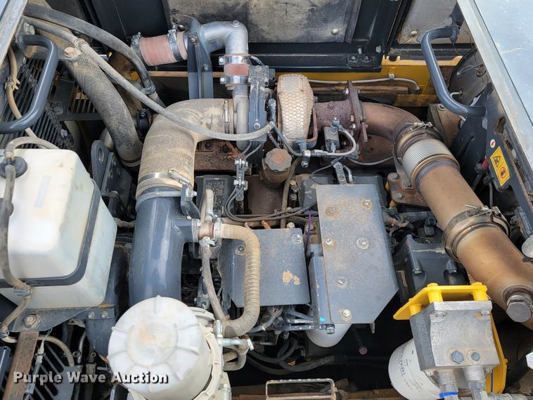 image for item JL9681 2012 Komatsu PC490LC-10  excavator