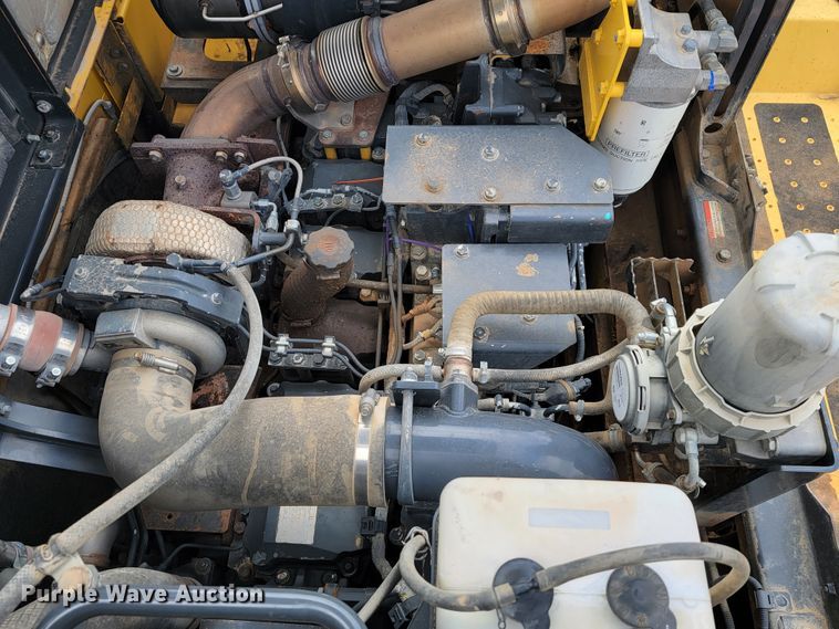 image for item JL9681 2012 Komatsu PC490LC-10  excavator