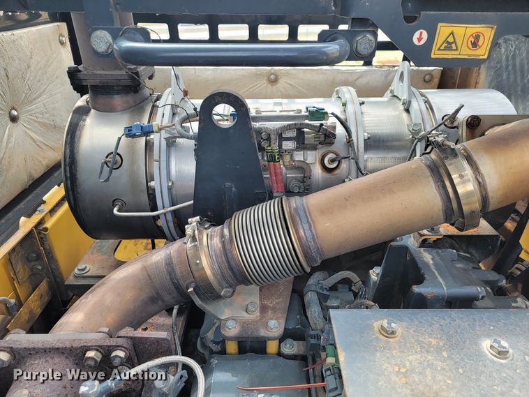 image for item JL9681 2012 Komatsu PC490LC-10  excavator