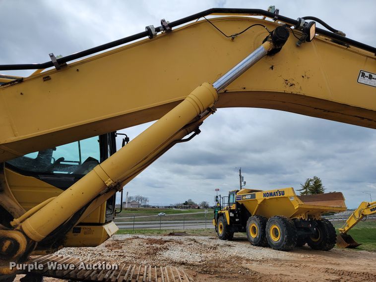 image for item JL9681 2012 Komatsu PC490LC-10  excavator