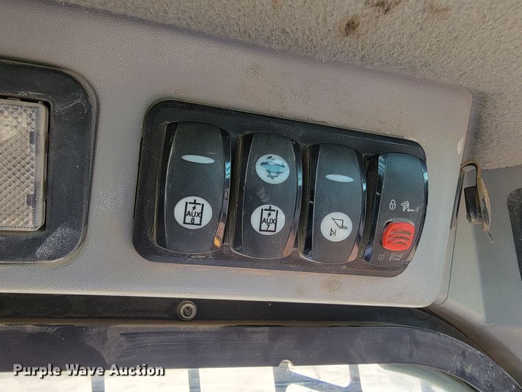 image for item JL9686 2017 Caterpillar 299D2  tracked skid steer loader