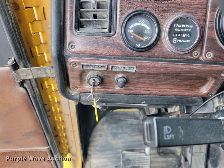 image for item JL9694 2000 Freightliner FLD  ready mix truck