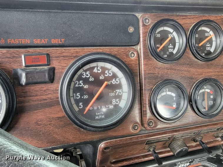 image for item JL9694 2000 Freightliner FLD  ready mix truck