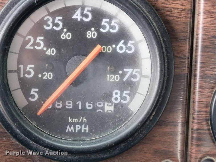 image for item JL9694 2000 Freightliner FLD  ready mix truck