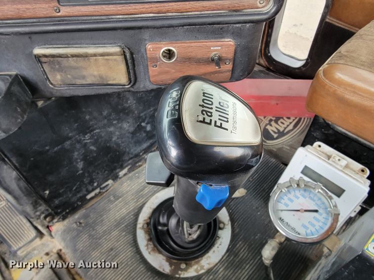 image for item JL9694 2000 Freightliner FLD  ready mix truck