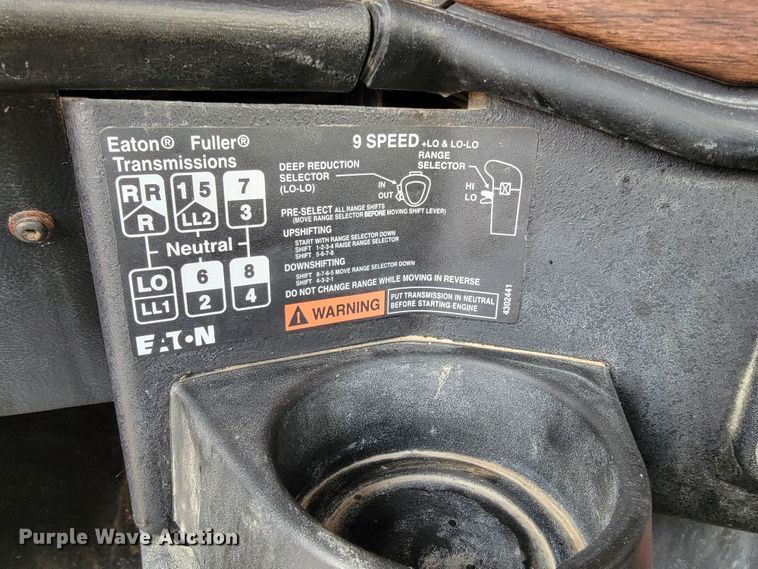 image for item JL9694 2000 Freightliner FLD  ready mix truck