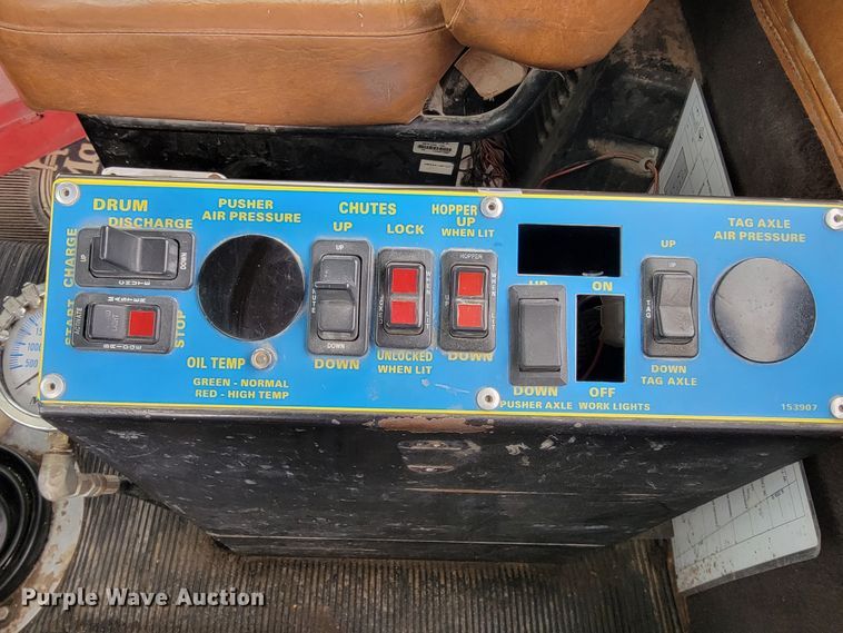 image for item JL9694 2000 Freightliner FLD  ready mix truck