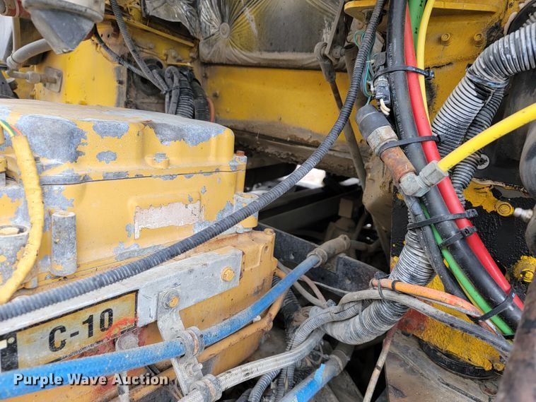 image for item JL9694 2000 Freightliner FLD  ready mix truck