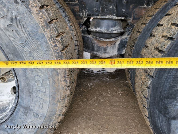 image for item JL9694 2000 Freightliner FLD  ready mix truck