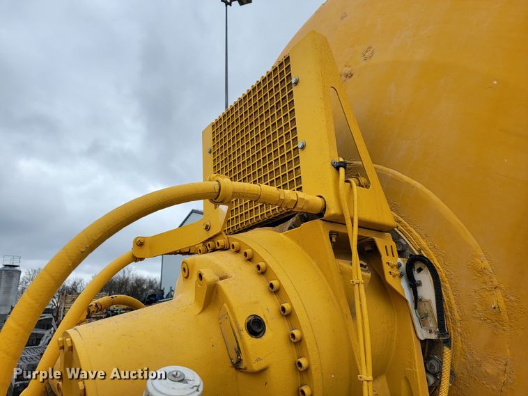 image for item JL9694 2000 Freightliner FLD  ready mix truck