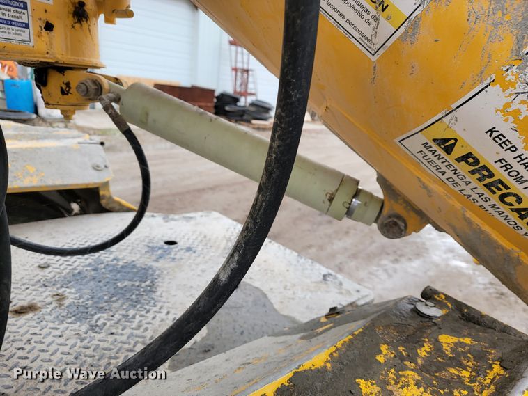 image for item JL9694 2000 Freightliner FLD  ready mix truck