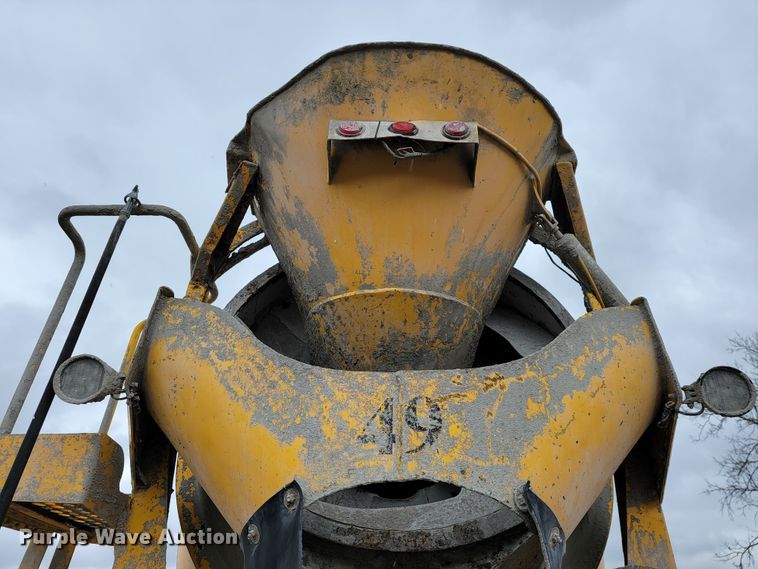 image for item JL9694 2000 Freightliner FLD  ready mix truck