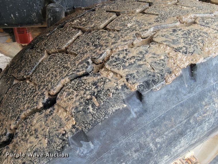 image for item JL9694 2000 Freightliner FLD  ready mix truck