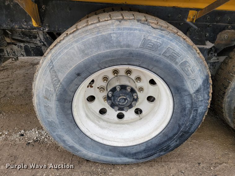 image for item JL9694 2000 Freightliner FLD  ready mix truck